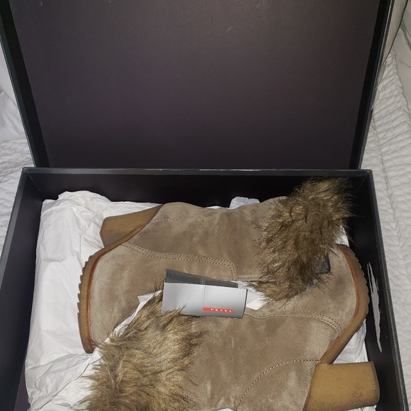 💙AUTH PRADA CALAZATURE DONNA FAUX FUR BOOTS - Picture 8 of 8
